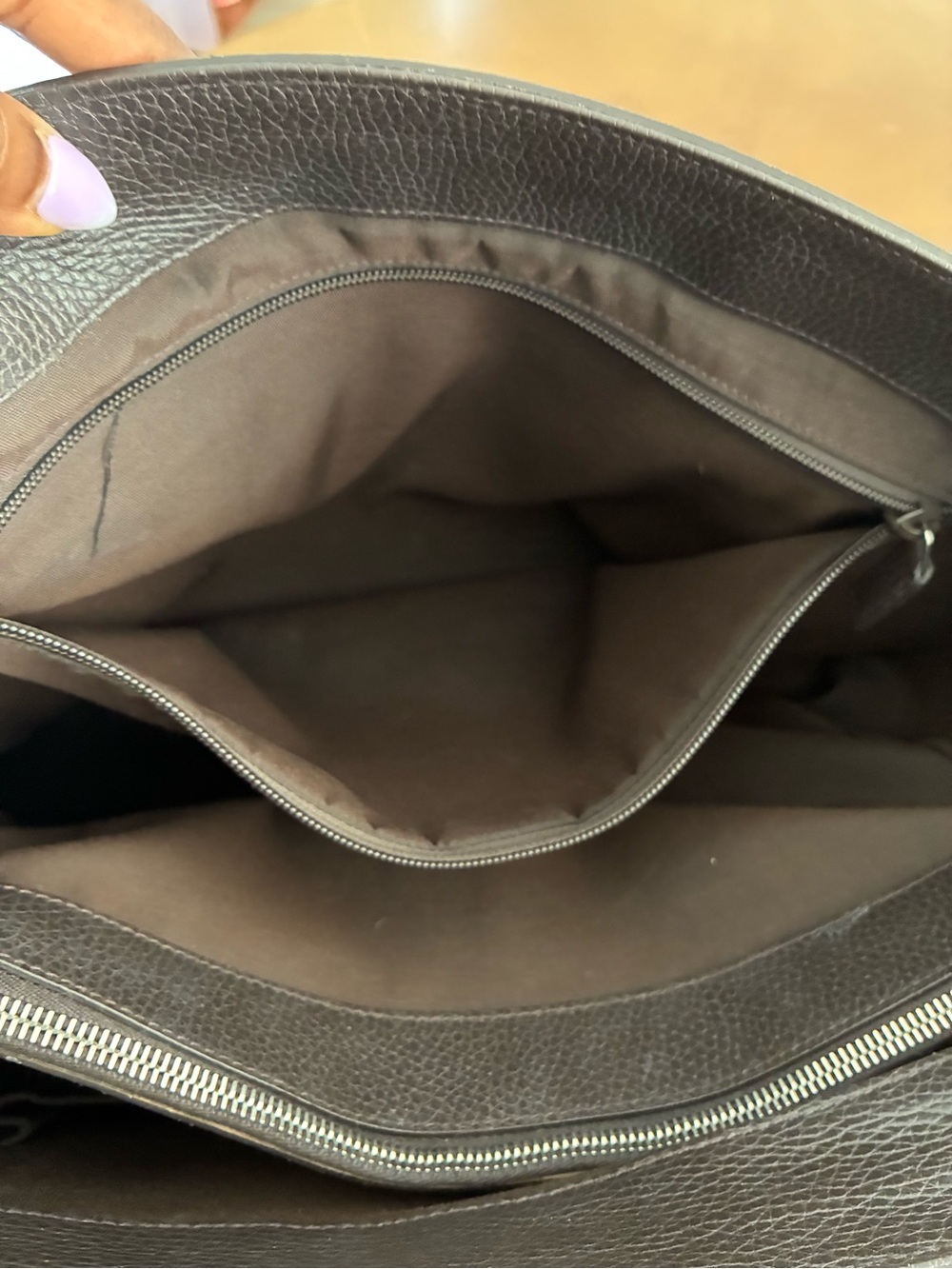 GUCCI GG SUPREME TOTE - Picture 8 of 14